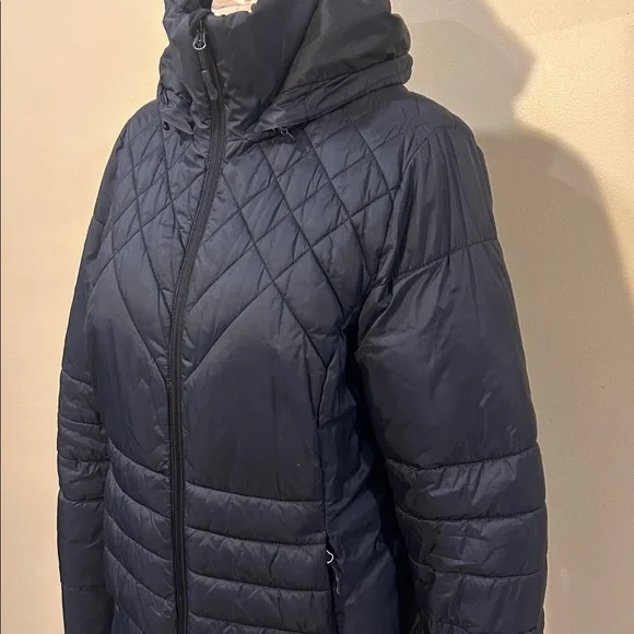 Champion Quilted Black Jacket - Picture 2 of 8